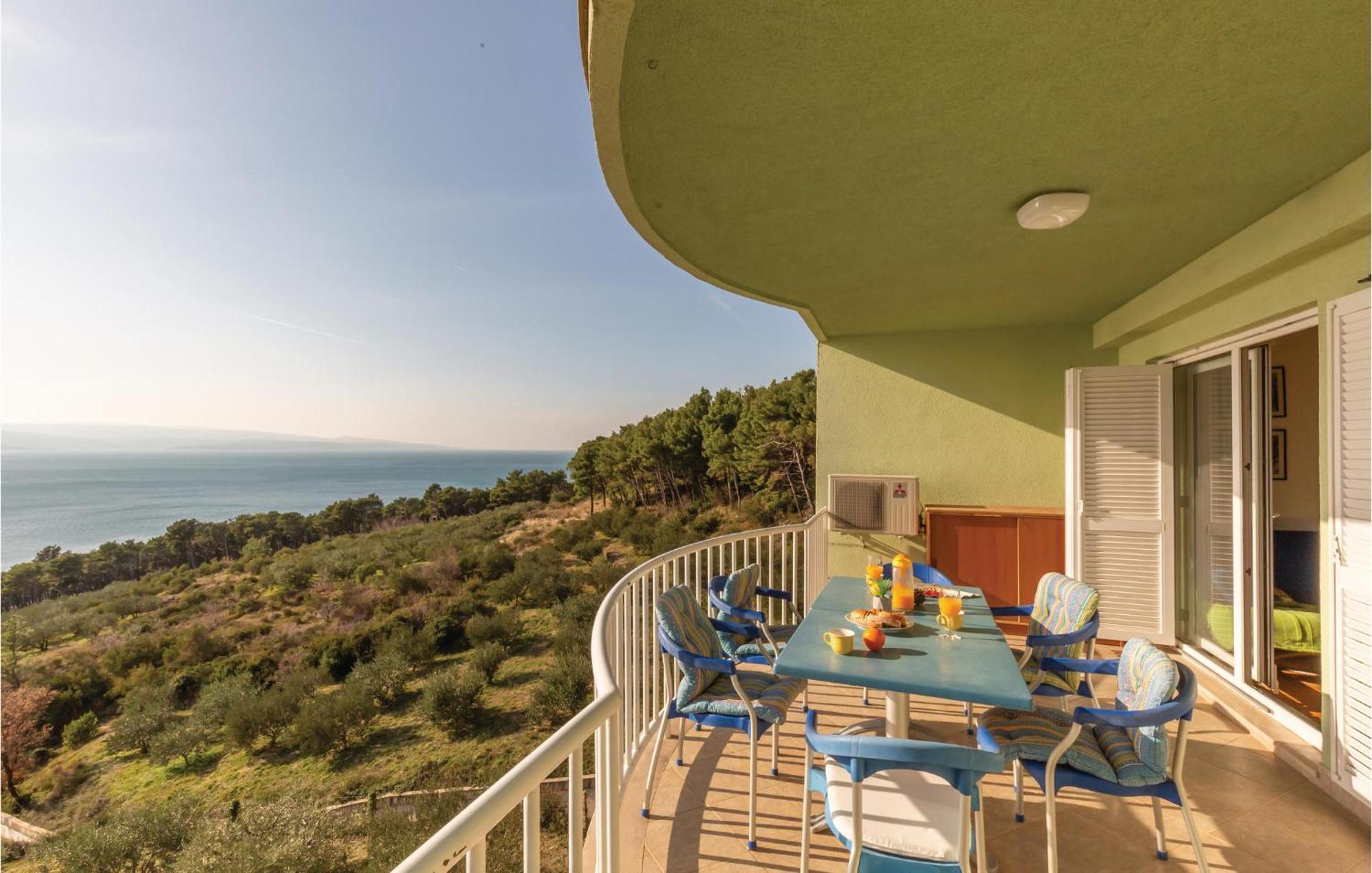Stunning Apartment In Brela With Wifi Exterior foto