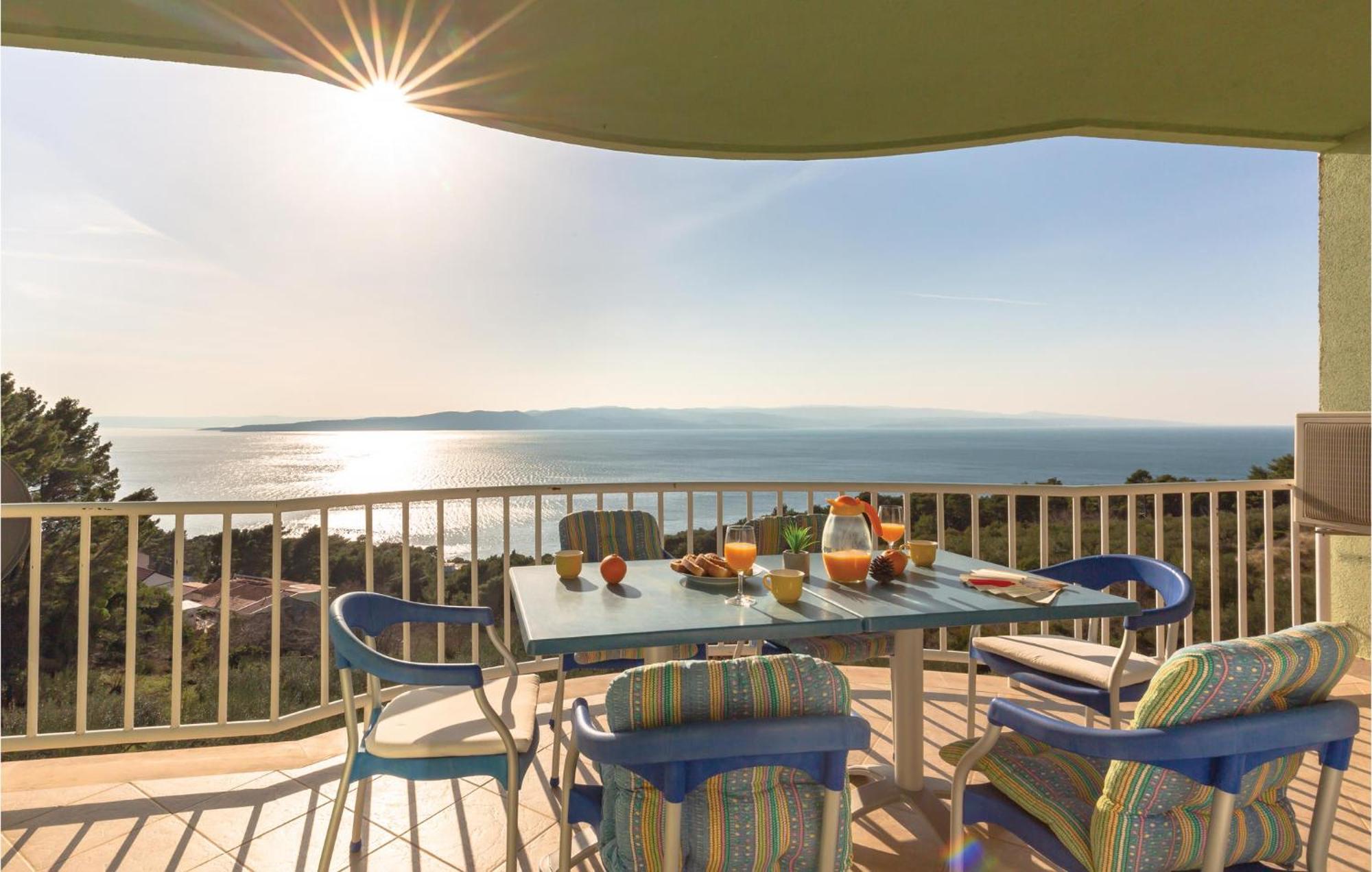 Stunning Apartment In Brela With Wifi Exterior foto